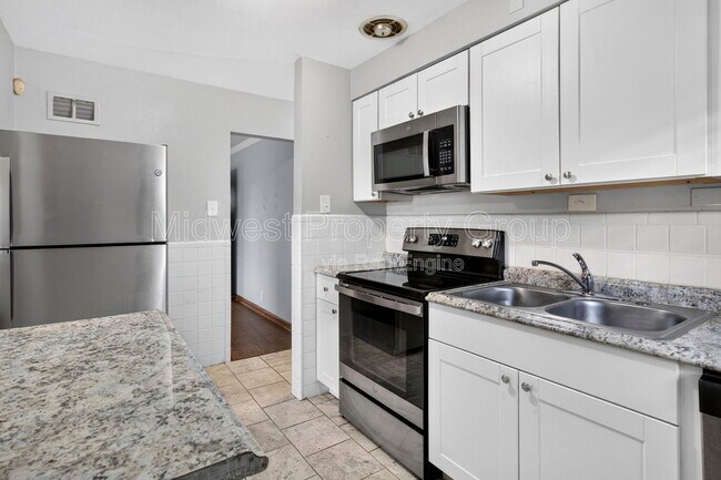 Building Photo - 1427 Attica Dr