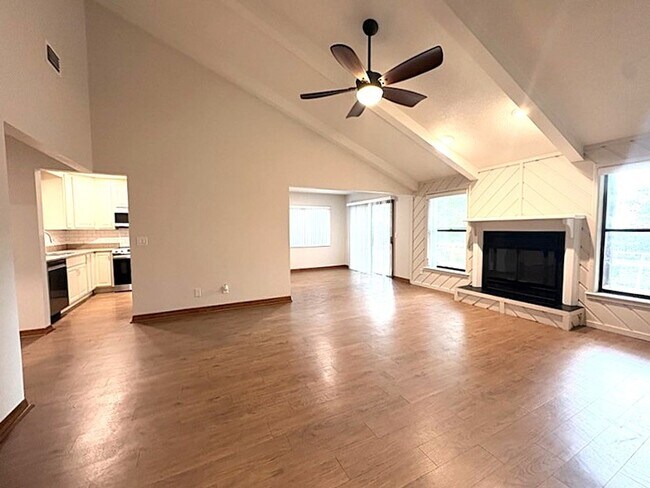 Building Photo - Beautiful 3 Bedroom Ormond Beach Townhome in The Trails!