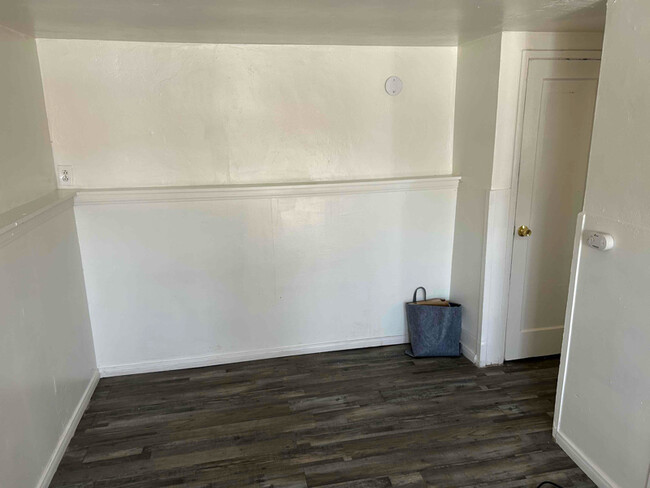 Building Photo - 113 W White St