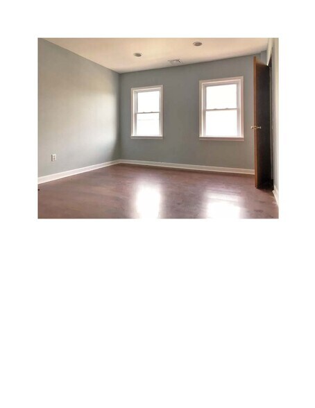 Building Photo - 212 Port Ave