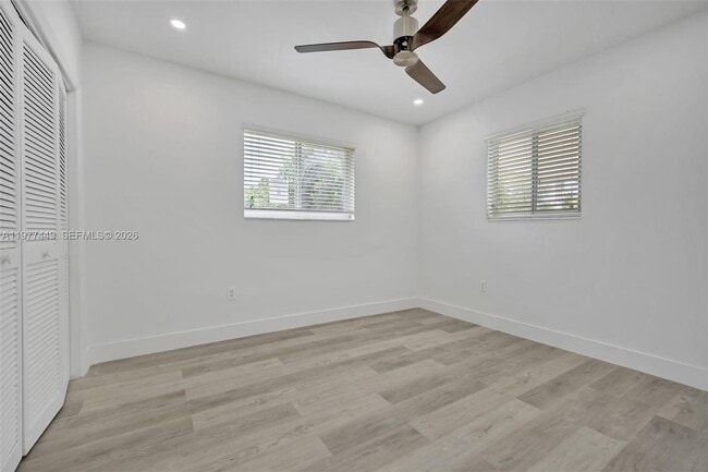 Building Photo - 1401 NE 152nd St