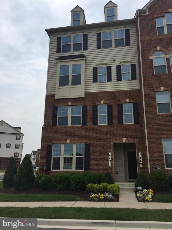 Building Photo - 6489 Jack Linton Dr N