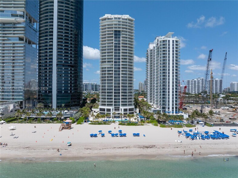 Building Photo - 18671 Collins Ave