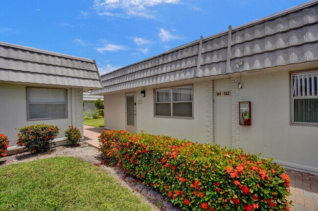 Building Photo - 141 Valencia Blvd