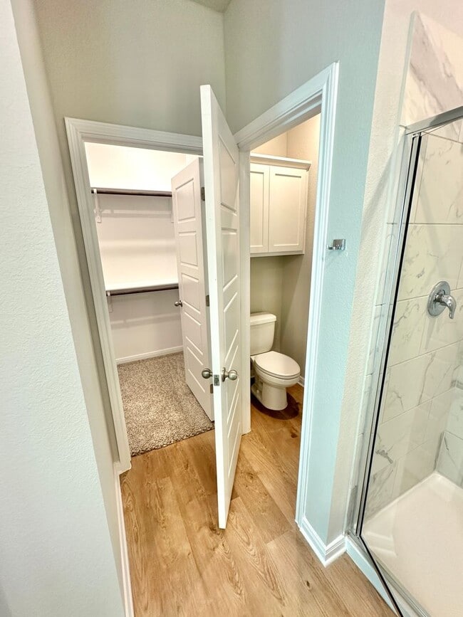 Building Photo - Luxury 2-Story, 4-Bed/ 2.5-Bath Duplex in ...