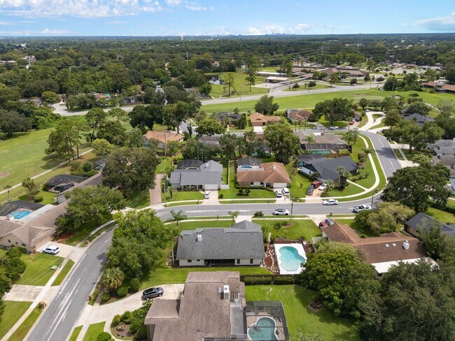 Building Photo - **Recently upgraded 4/2 pool home in Longw...