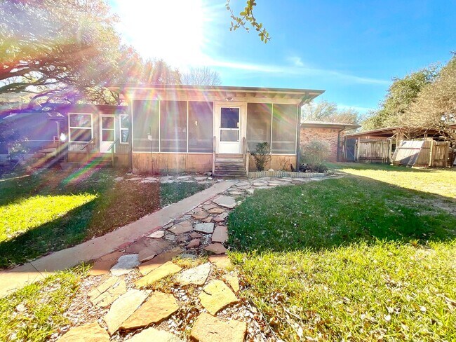 Building Photo - 5303 Shady Oak Cir