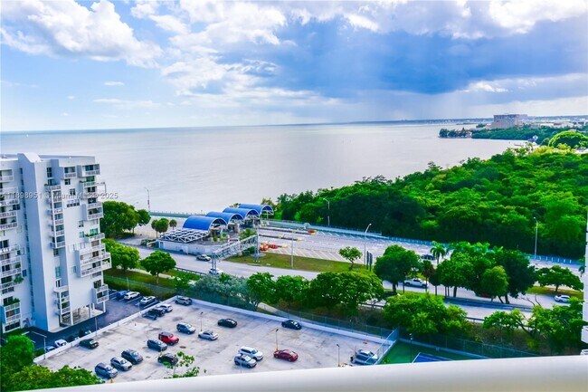 Building Photo - 2475 Brickell Ave