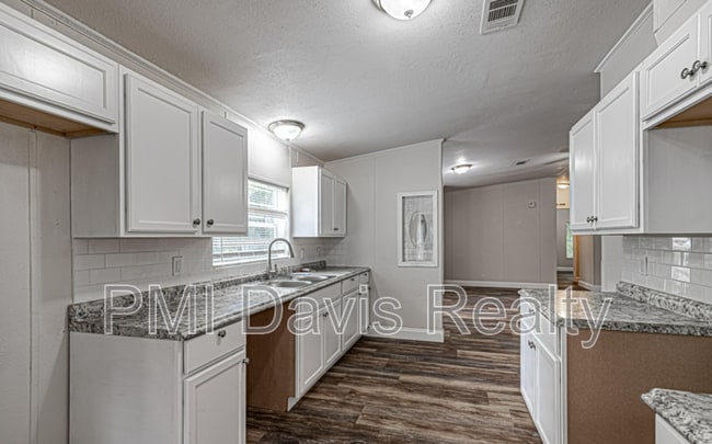 Building Photo - 5497 Coronado St