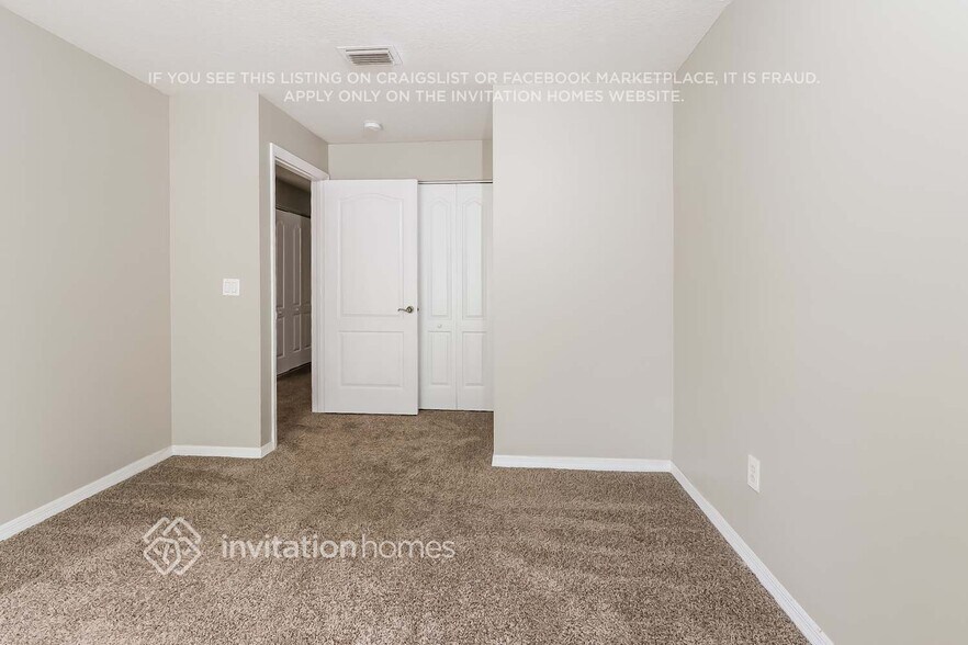 Building Photo - 215 River Bluff Ln