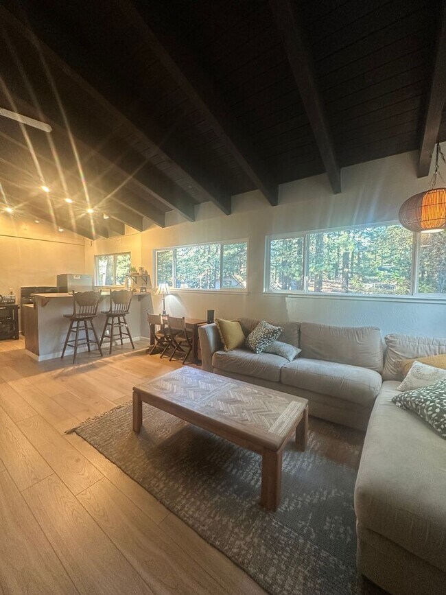 Building Photo - 2577