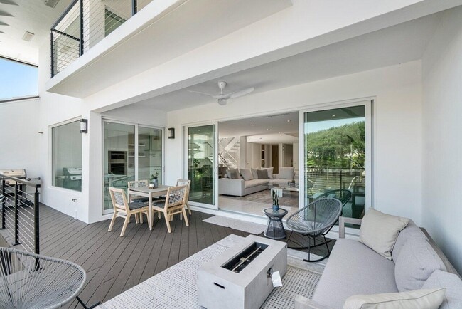 Building Photo - 5284 Boca Marina Cir S