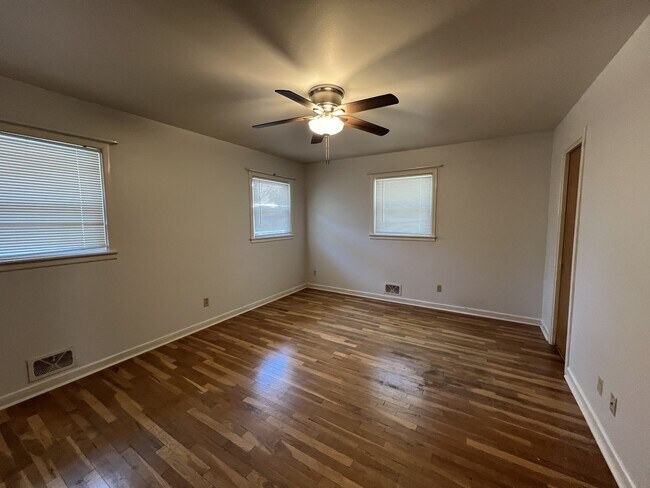 Building Photo - 3515 41st St