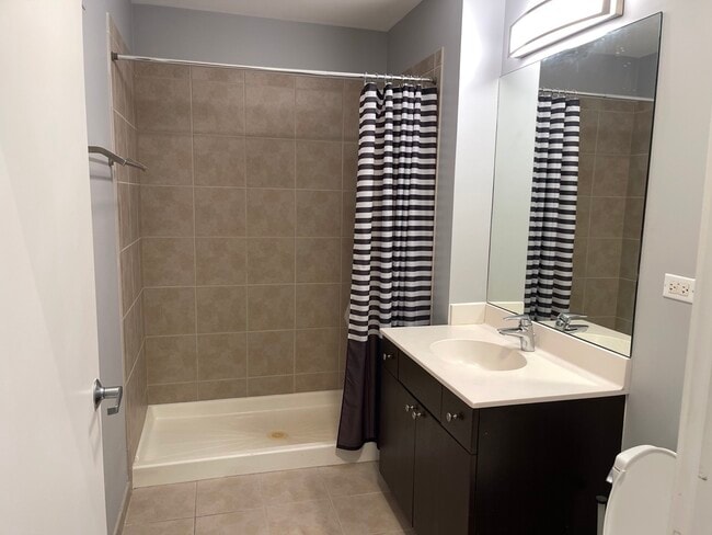 Building Photo - 235 W Van Buren St