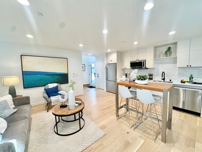 Building Photo - 12013 36th Ave NE