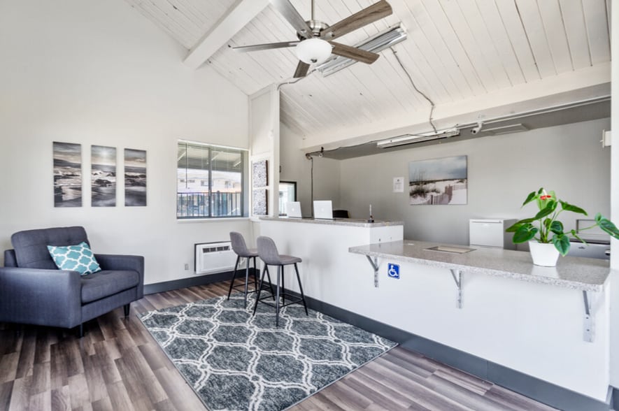 Interior Photo - Vista Oaks