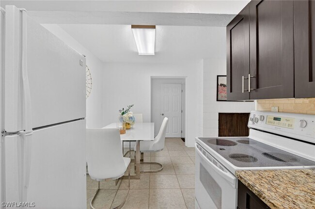 Building Photo - 1189 6th Ln N