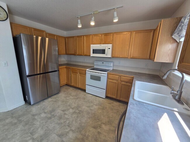 Building Photo - GREAT 3-BDRM, 3-BATH, 2-STORY + BMST. HOME AVAILABLE FOR IMMEDIATE OCCUPANCY IN GRAPEVINE!
