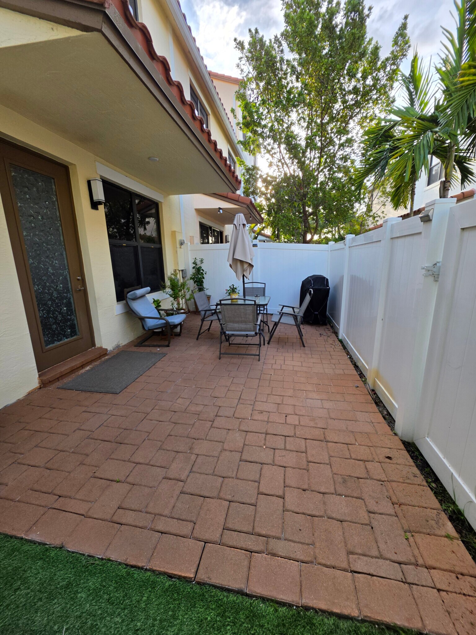 Building Photo - 20914 NW 1st Dr