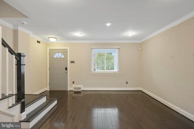 Building Photo - 3030 Manning St