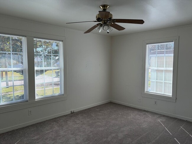 Building Photo - Remodeled 3BR/1BA in Broadmoor
