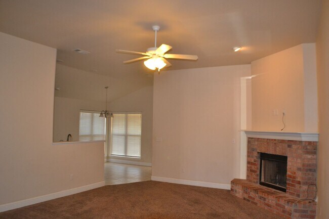 Building Photo - 1220 Randolph Dr