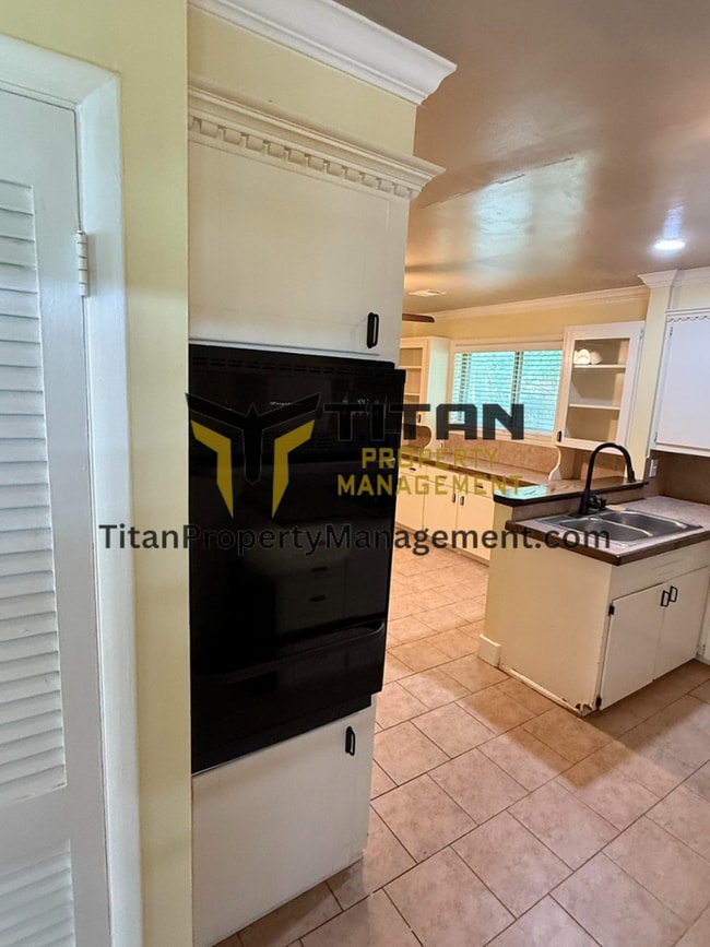 Building Photo - 2bed/2bath house