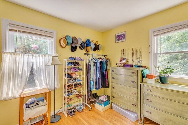 Building Photo - 1212 St George Ave