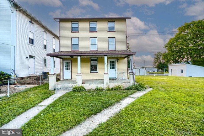 Primary Photo - 359 Old Bayview Rd