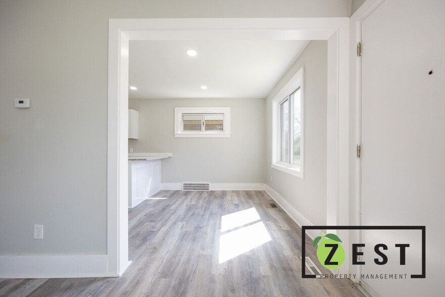 Building Photo - COME SEE!!!! AMAZING HOME!