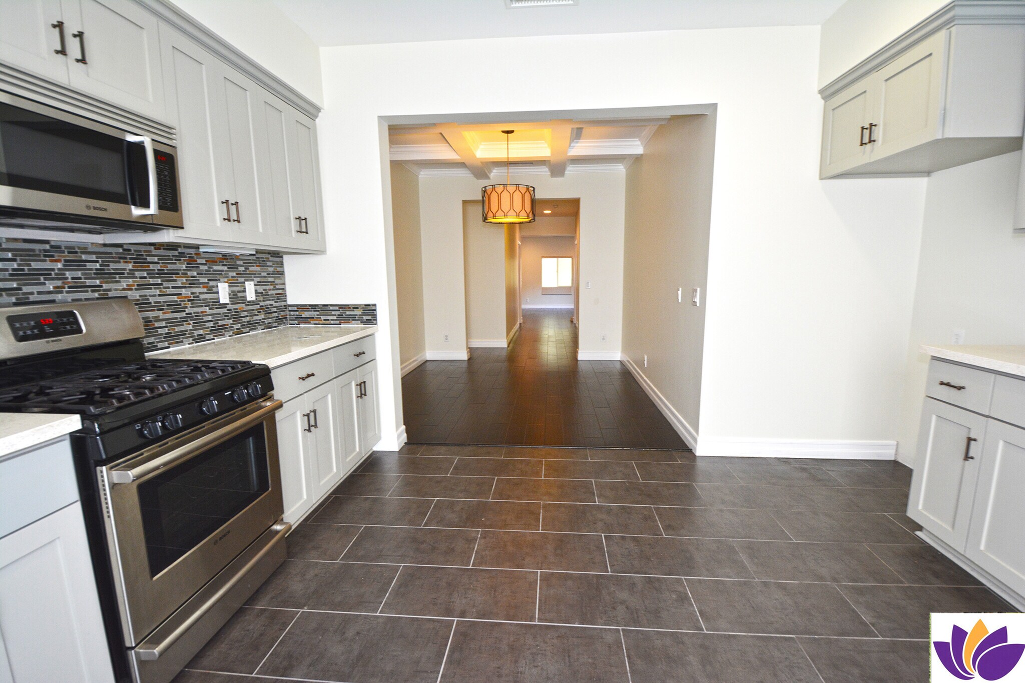 Building Photo - 1093 Avoca Ave