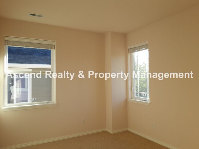 Building Photo - Available Now 4 Bed w/Bed & Full Bath on Main, Solar Panels, Backs to Stoller MS Yard Care Included