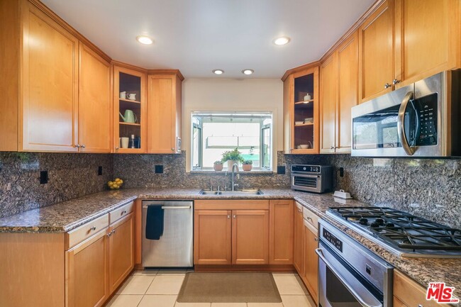 Building Photo - 200 S Wetherly Dr