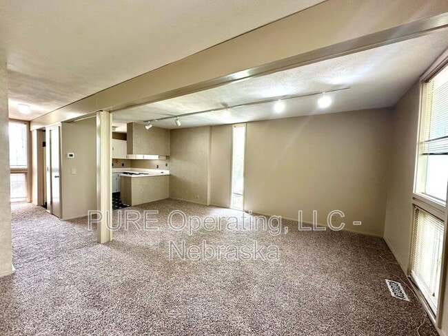Building Photo - 1631 N 109th Plaza
