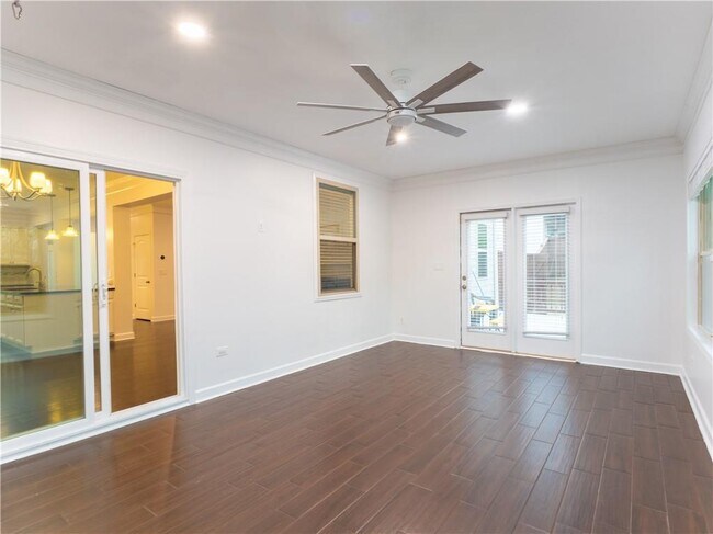 Building Photo - 4865 Alexandria Ave