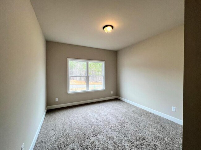 Building Photo - 100 Hawthorn Ln