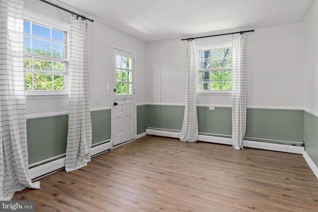 Building Photo - 2305 Pickwick Rd