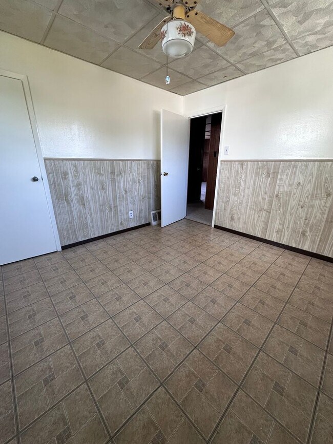 Building Photo - Cape Cod in Middletown 4 bedroom