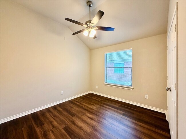 Building Photo - 3504 Northpointe Drive