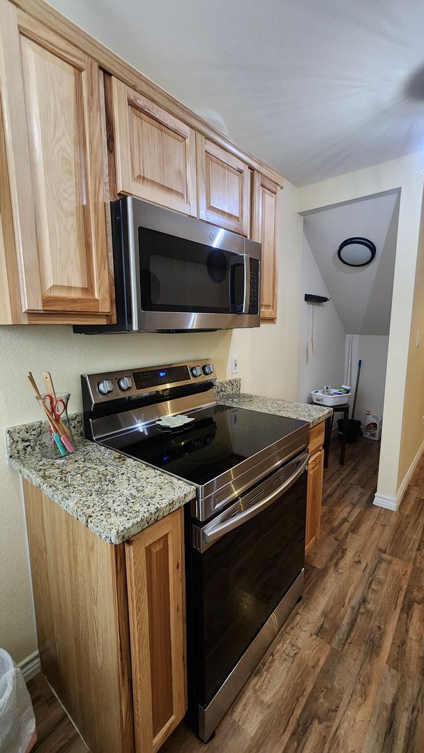 Building Photo - Welcome to the Cottage!