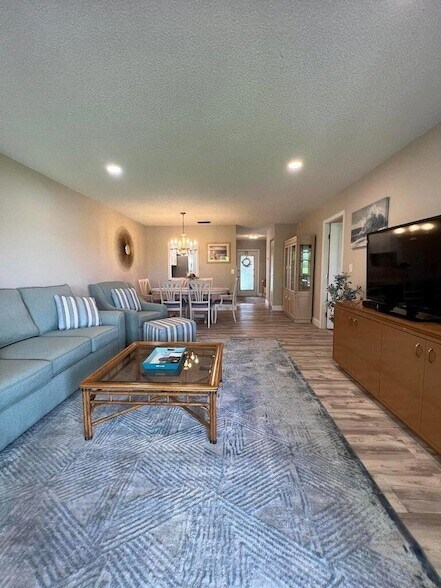 Building Photo - 197 Lake Meryl Dr