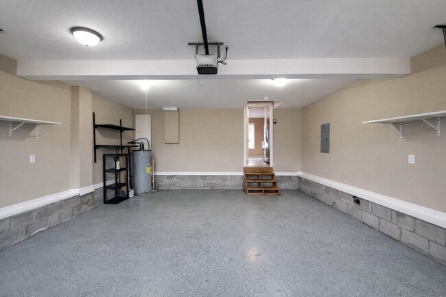 Building Photo - $250 OFF Move In Special!