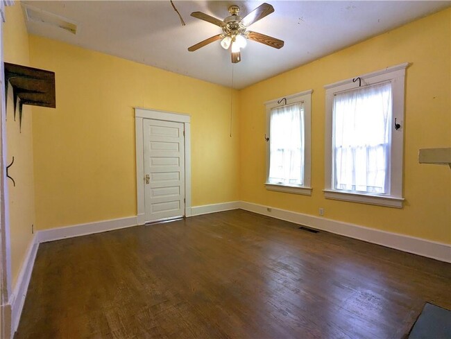 Building Photo - 204 Adair Ave SE