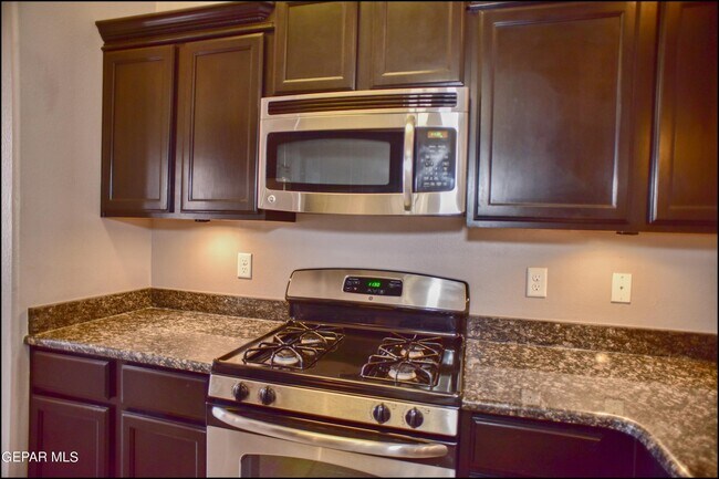 Building Photo - 14373 High Rock Dr