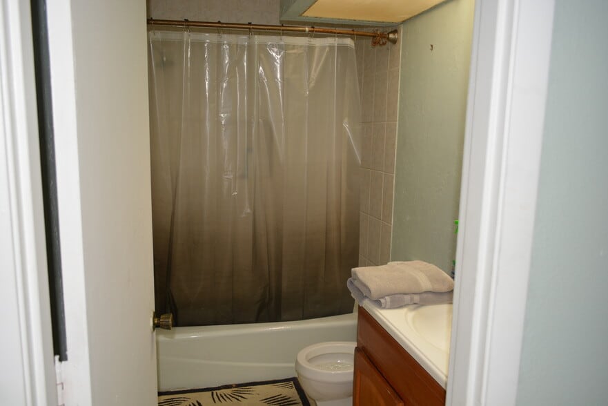 Building Photo - 973 Whitman Dr