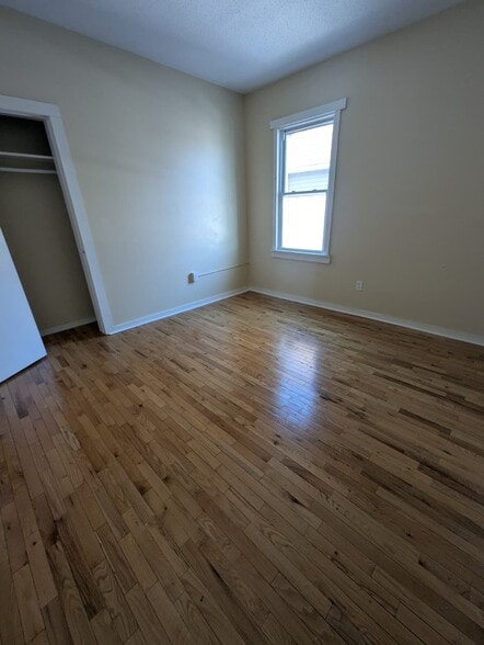 Building Photo - 33 Dickerman St