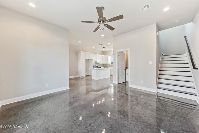 Building Photo - 113 Firethorn Dr