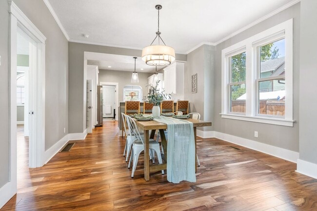 Building Photo - Charming Home in Spokane’s Heart – Unfurnished