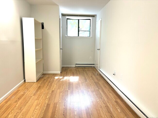 Building Photo - 60 Lawn Ave