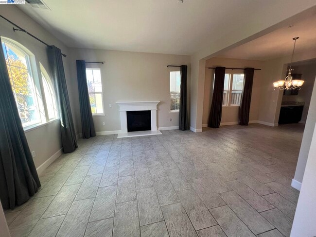 Building Photo - 1695 N Terracina Dr